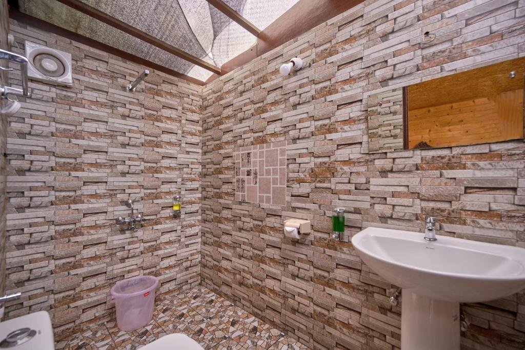De Rock Jungle Living Resort -Plain View Room x Solis Nature