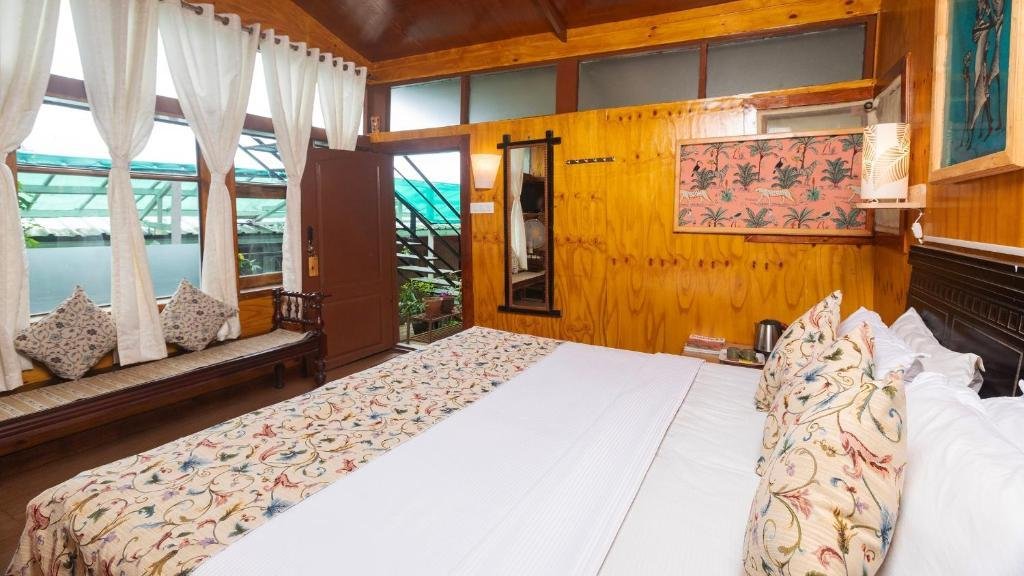 De Rock Jungle Living Resort -Plain View Room x Solis Nature