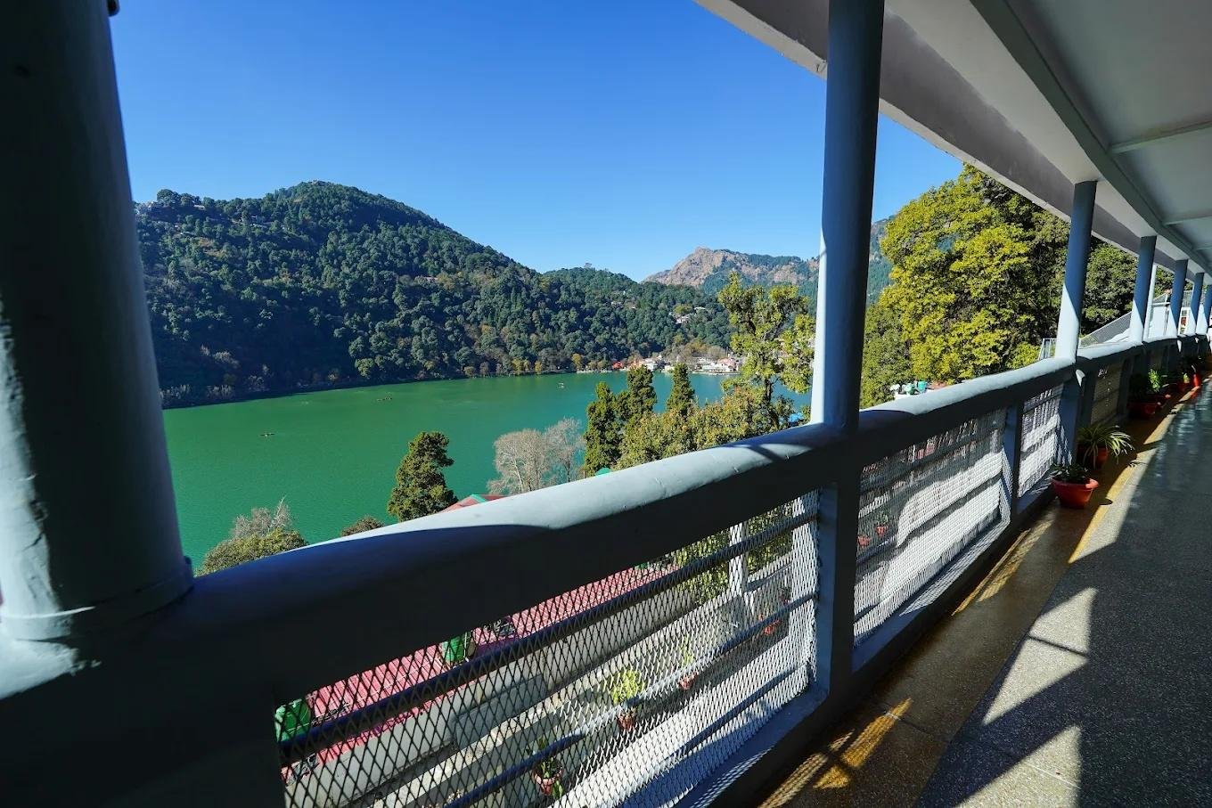 Hotel Silverton ,  Lake view x Solis Nature
