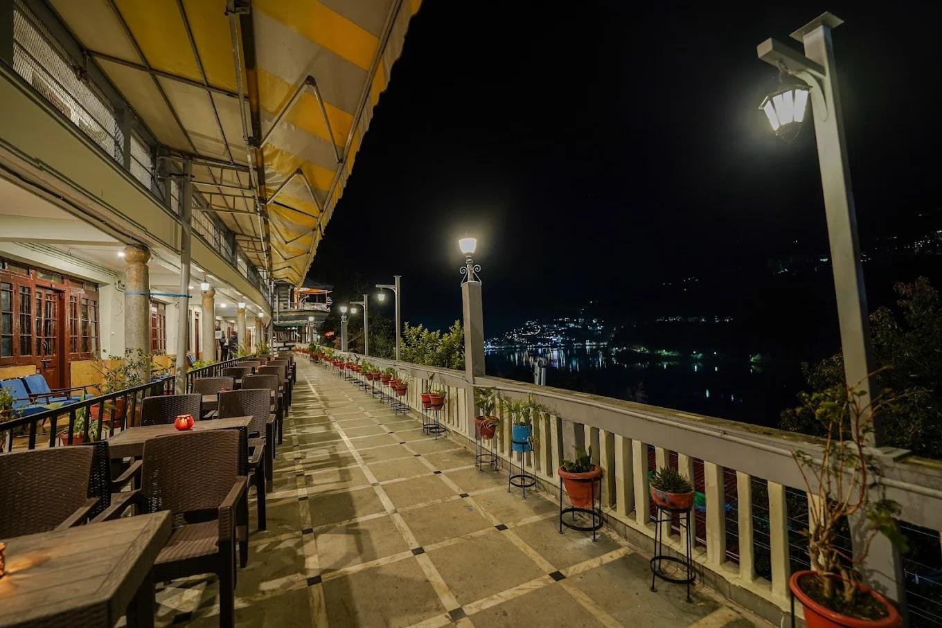 Hotel Silverton ,  Lake view x Solis Nature