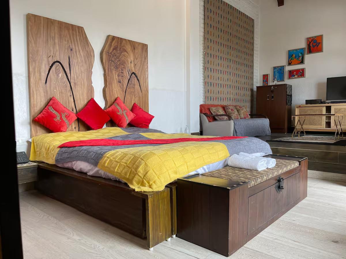 The Blue Door - A Luxury Boutique Villa on Foothills o x Solis Nature
