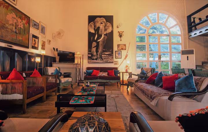 The Blue Door - A Luxury Boutique Villa on Foothills o x Solis Nature