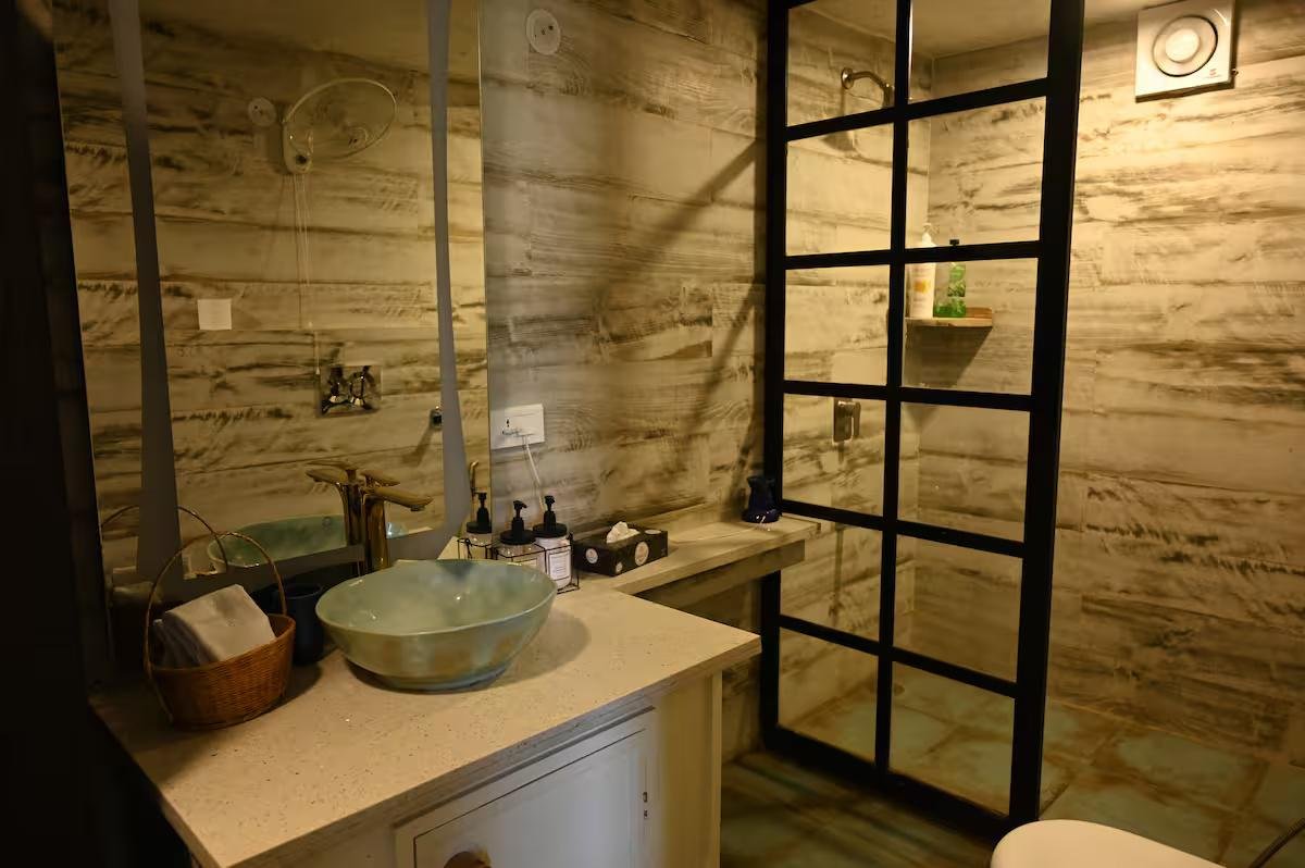 The Blue Door - A Luxury Boutique Villa on Foothills o x Solis Nature