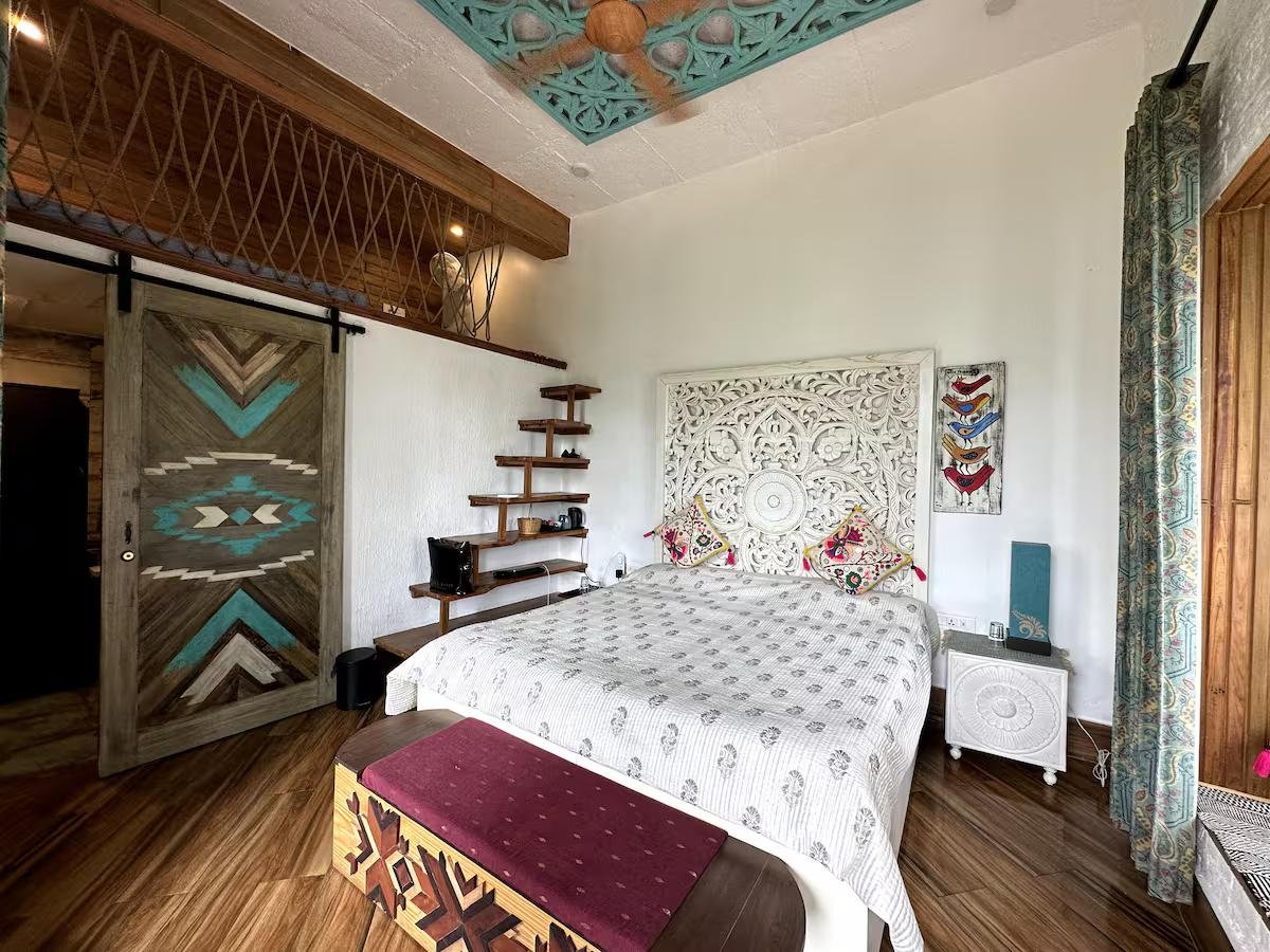 The Blue Door - A Luxury Boutique Villa on Foothills o x Solis Nature