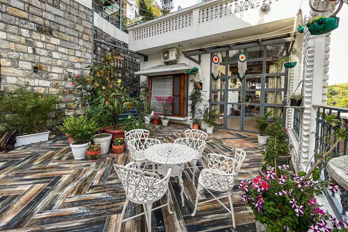 The Blue Door - A Luxury Boutique Villa on Foothills o x Solis Nature