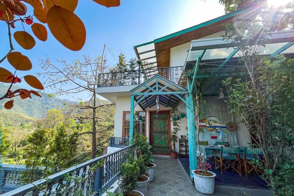 The Blue Door - A Luxury Boutique Villa on Foothills o x Solis Nature