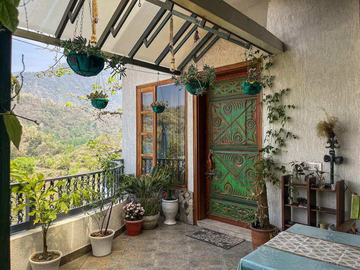 The Blue Door - A Luxury Boutique Villa on Foothills o x Solis Nature