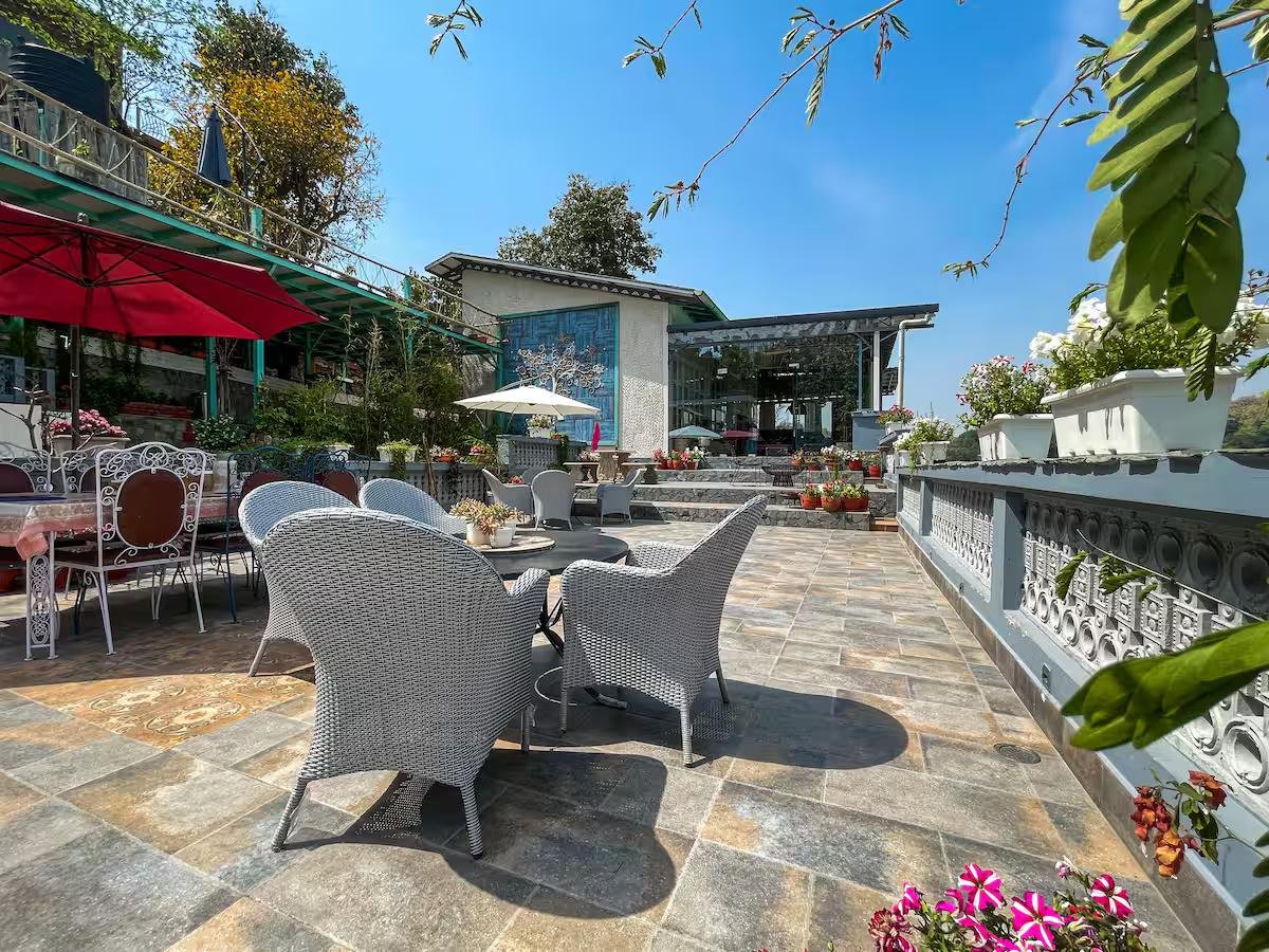 The Blue Door - A Luxury Boutique Villa on Foothills o x Solis Nature