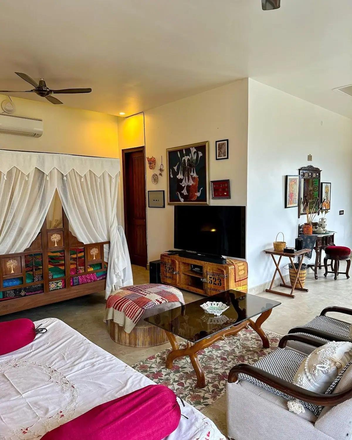 The Blue Door - A Luxury Boutique Villa on Foothills o x Solis Nature