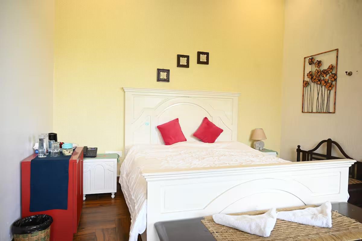 The Blue Door - A Luxury Boutique Villa on Foothills o x Solis Nature