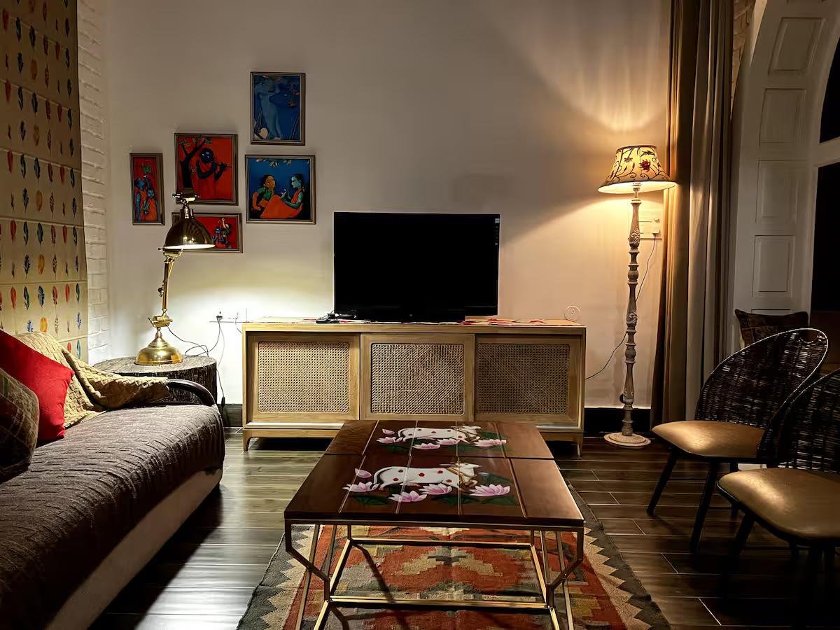The Blue Door - A Luxury Boutique Villa on Foothills o x Solis Nature