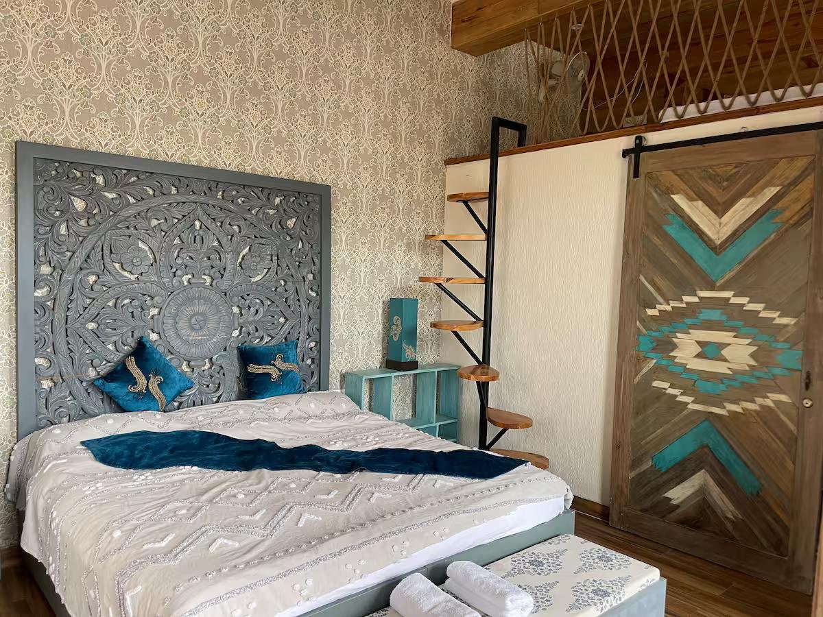The Blue Door - A Luxury Boutique Villa on Foothills o x Solis Nature