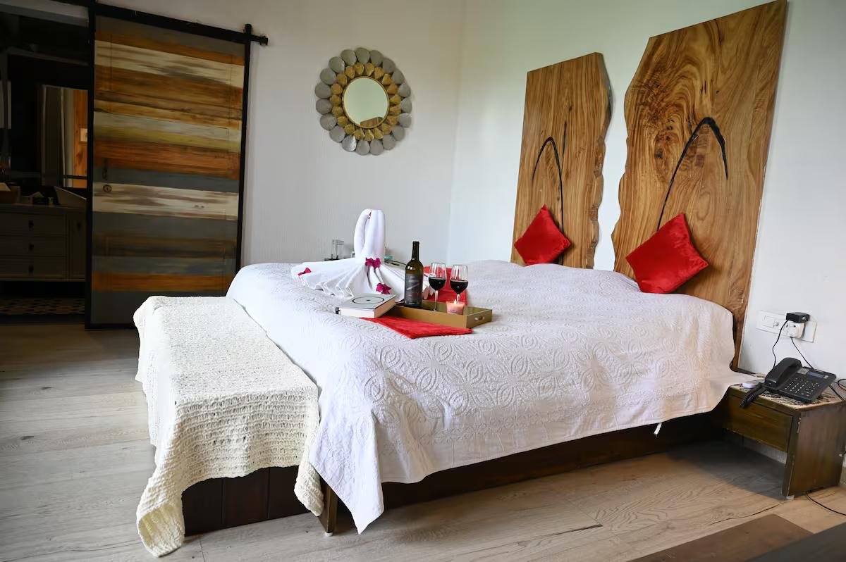 The Blue Door - A Luxury Boutique Villa on Foothills o x Solis Nature