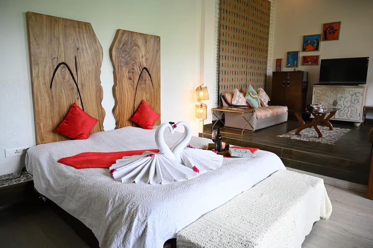 The Blue Door - A Luxury Boutique Villa on Foothills o x Solis Nature