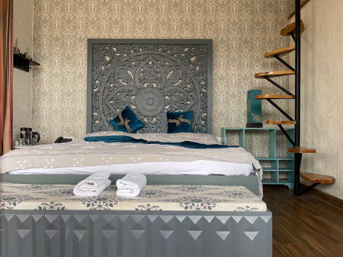 The Blue Door - A Luxury Boutique Villa on Foothills o x Solis Nature