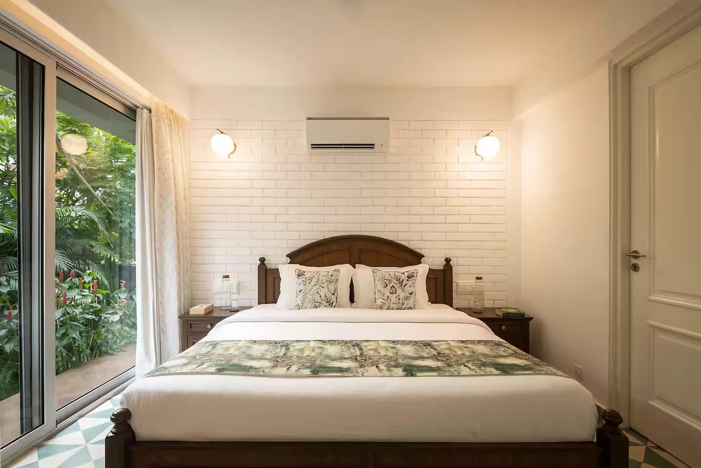 Stylish 6BHK Villa w/ Pvt Pool & Garden x Solis Nature