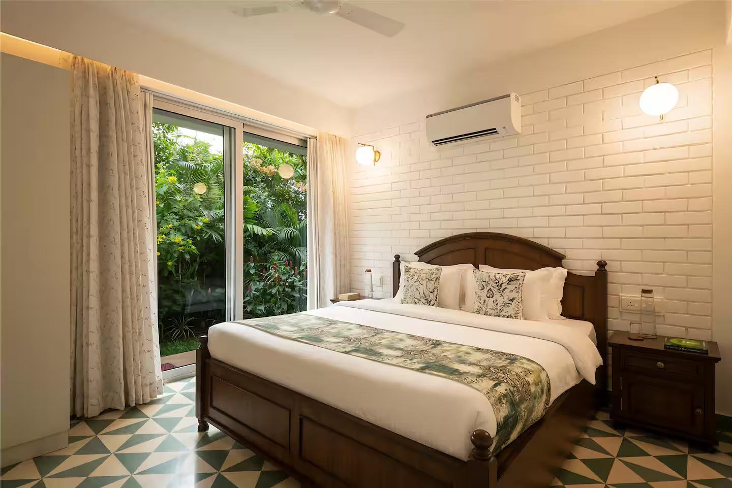 Stylish 6BHK Villa w/ Pvt Pool & Garden x Solis Nature