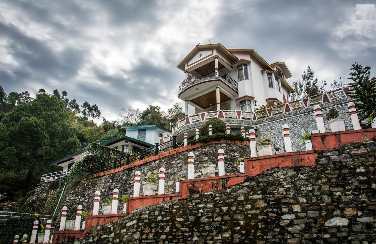 Ram Cottage Chail 3 BHK Villa x Solis Nature