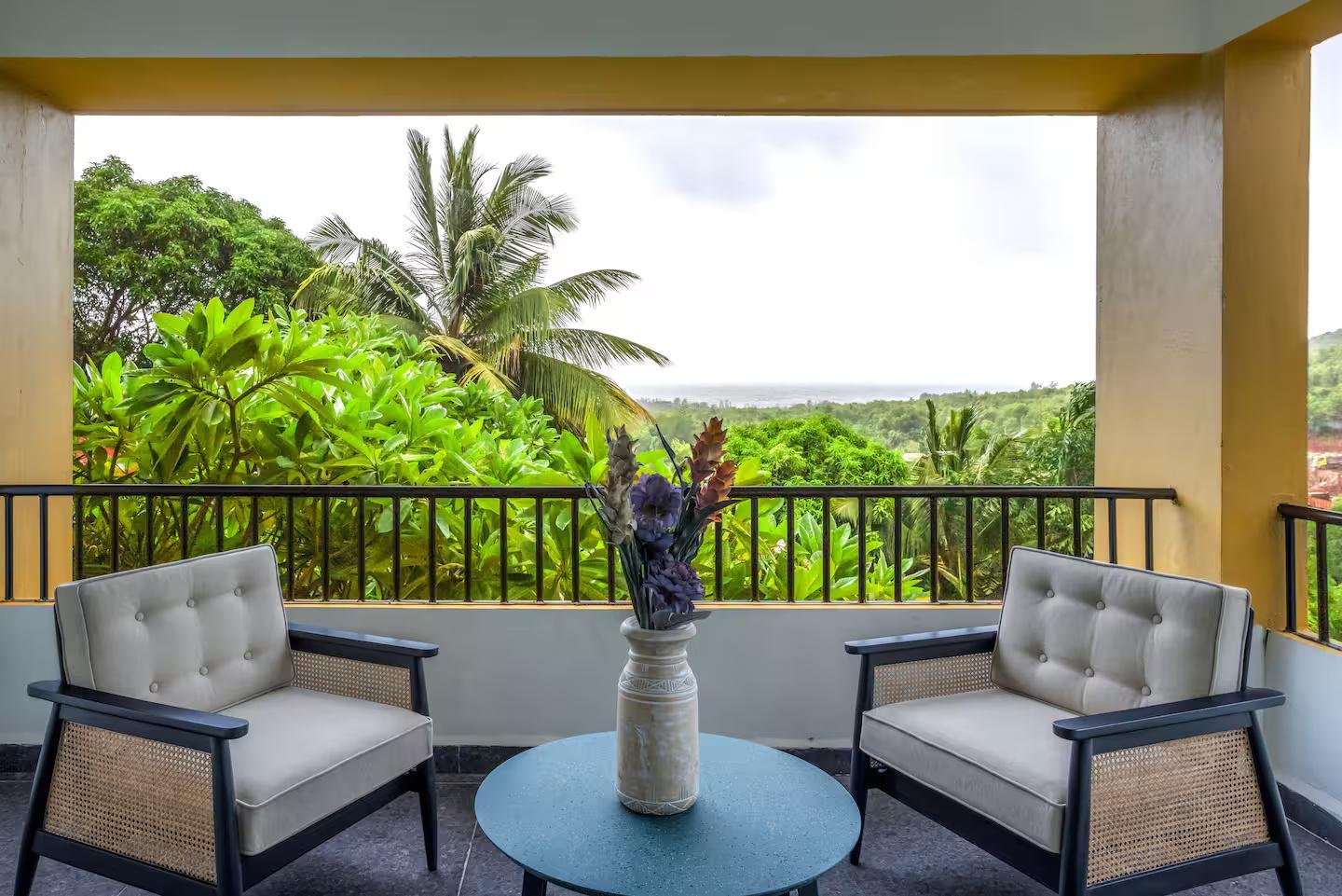 Aurora by the Sea by Savera 6BHK Villa | Pool + Lift x Solis Nature