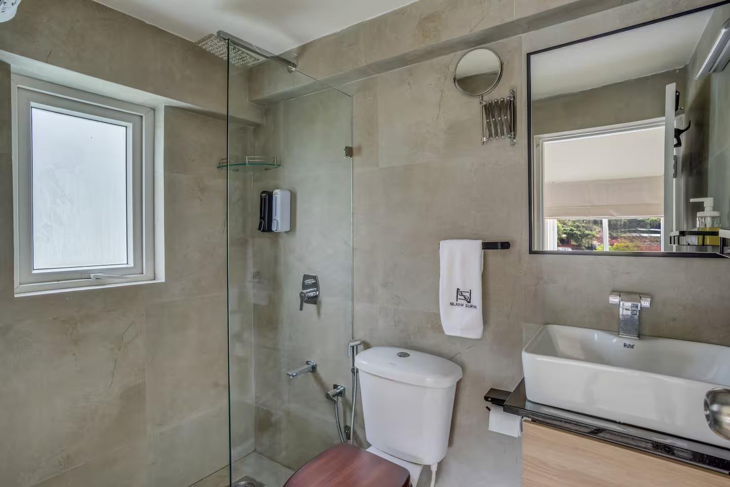 Aurora by the Sea by Savera 6BHK Villa | Pool + Lift x Solis Nature