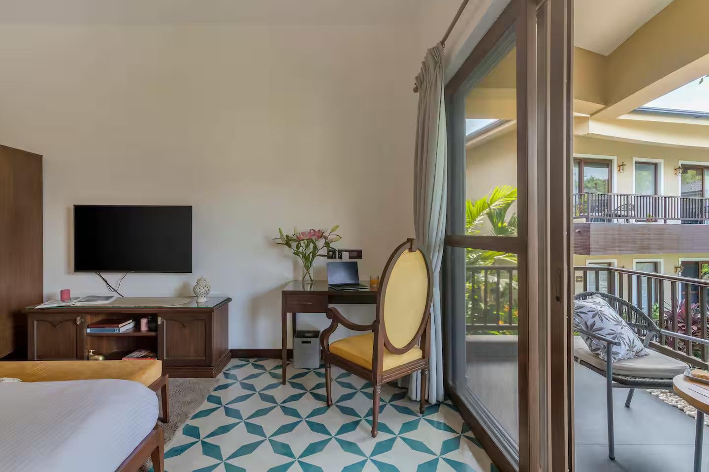Alaya by Savera | Private Pool 3BHK Villa x Solis Nature