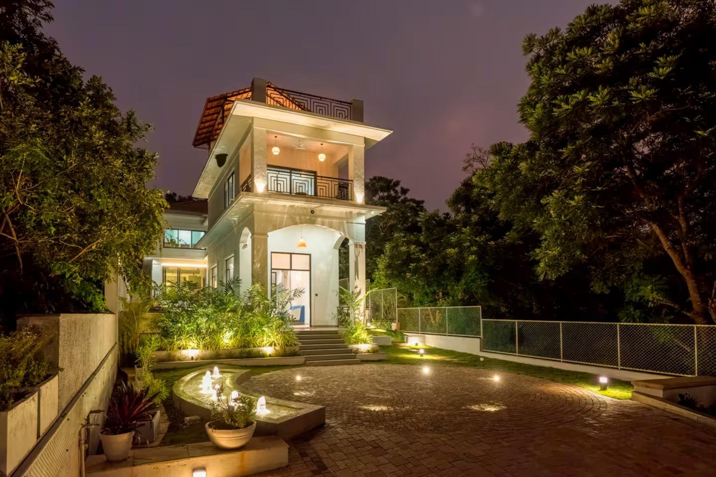 Evora by Savera stays | 4 BHK Villa w Pool & Bathtub x Solis Nature