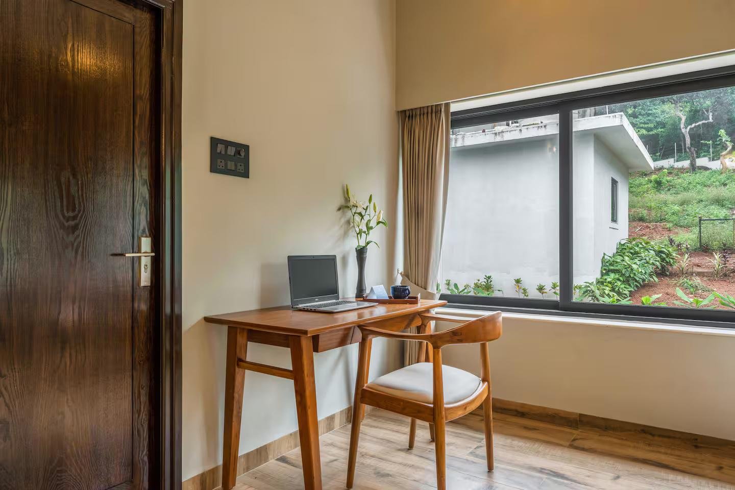 Evora by Savera stays | 4 BHK Villa w Pool & Bathtub x Solis Nature