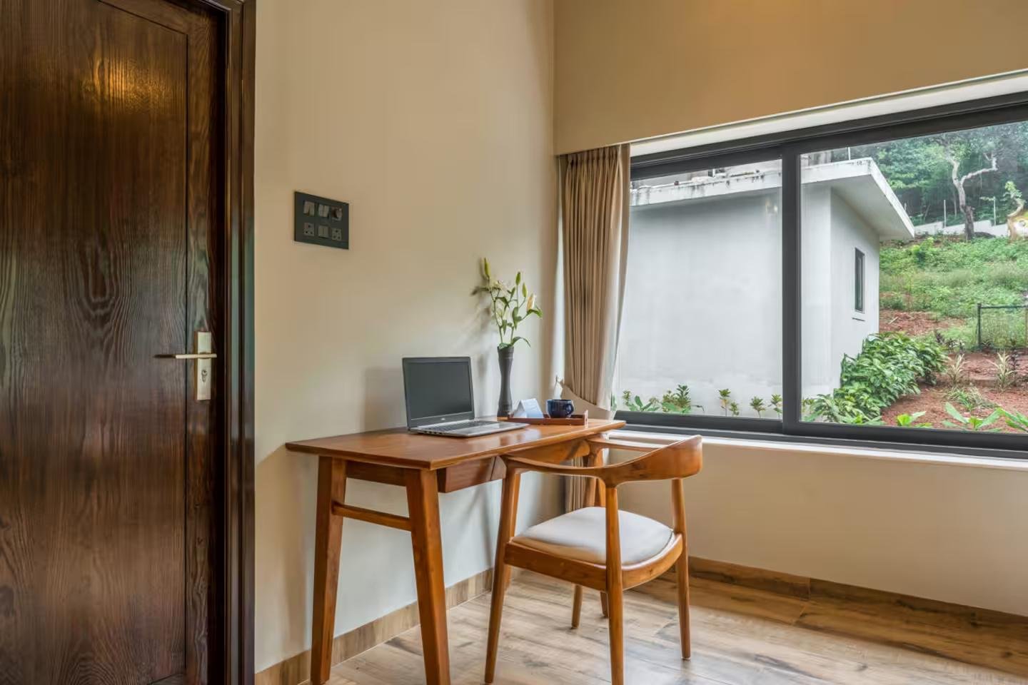 Evora by Savera stays | 4 BHK Villa w Pool & Bathtub x Solis Nature