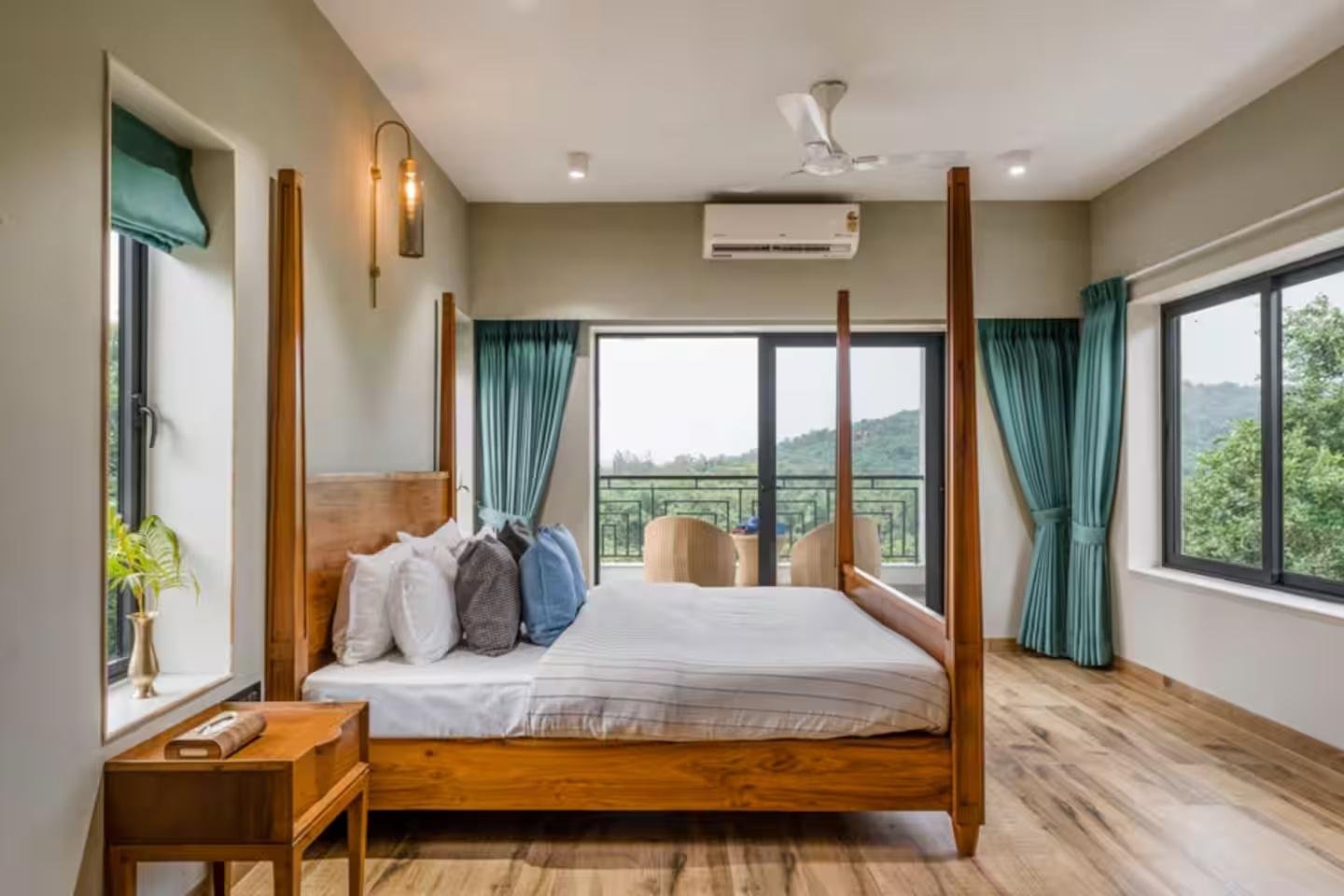 Evora by Savera stays | 4 BHK Villa w Pool & Bathtub x Solis Nature