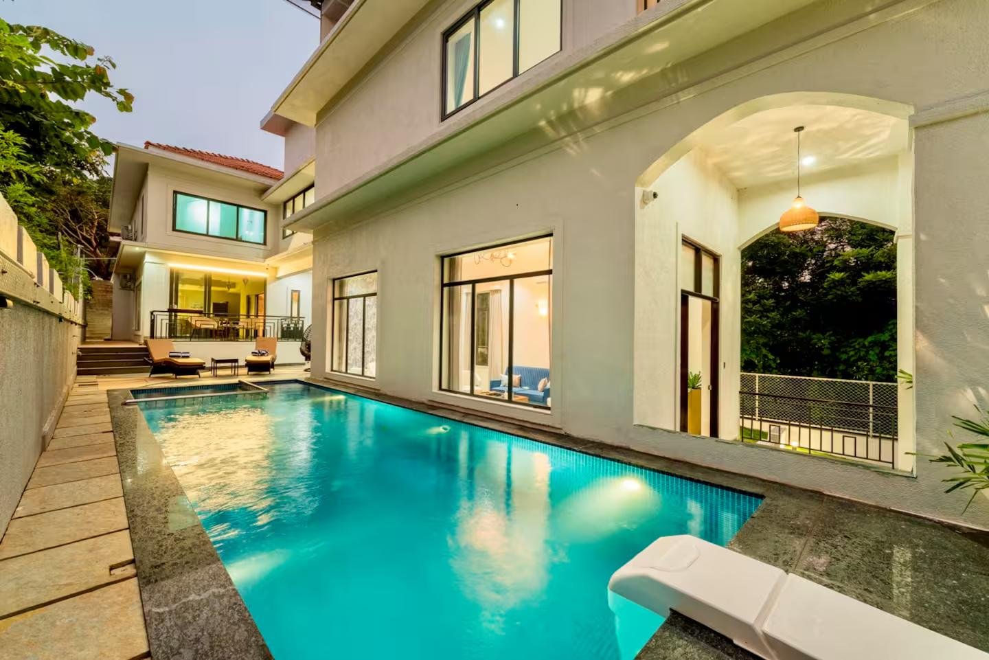 Evora by Savera stays | 4 BHK Villa w Pool & Bathtub x Solis Nature