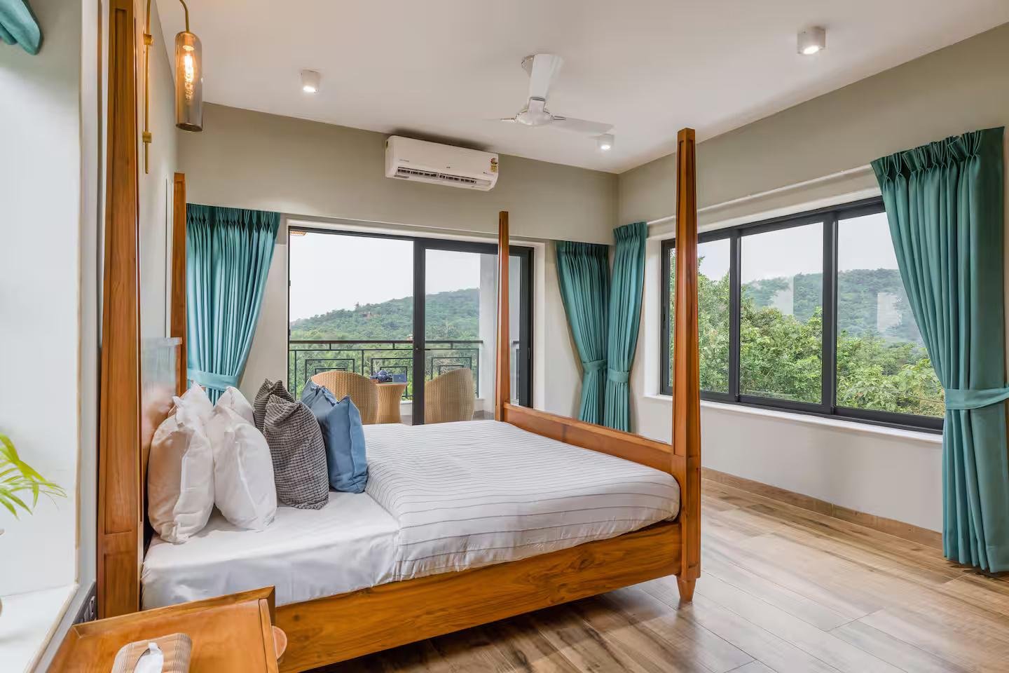 Evora by Savera stays | 4 BHK Villa w Pool & Bathtub x Solis Nature