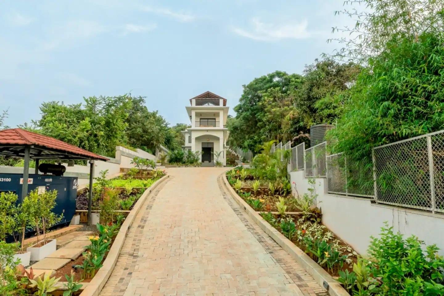Evora by Savera stays | 4 BHK Villa w Pool & Bathtub x Solis Nature