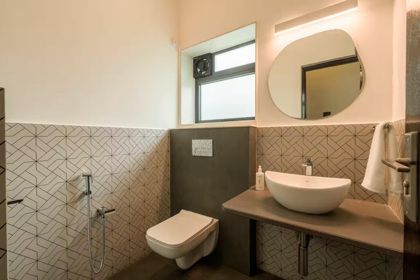 Evora by Savera stays | 4 BHK Villa w Pool & Bathtub x Solis Nature