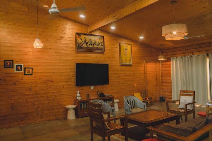Log House by Savera | Pvt Pool & Lawn x Solis Nature