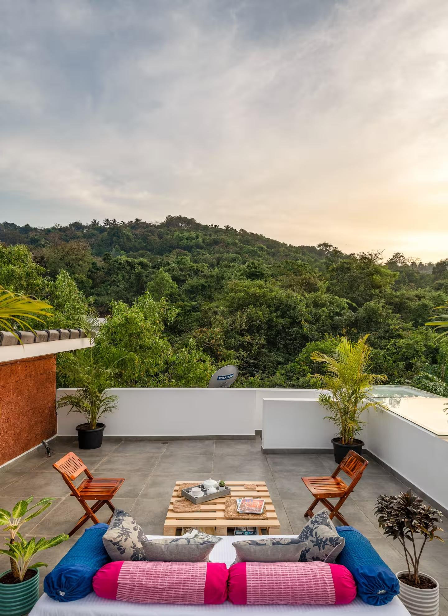 Chic 2BHK Duplex w Pool & Pvt Terrace in Siolim x Solis Nature