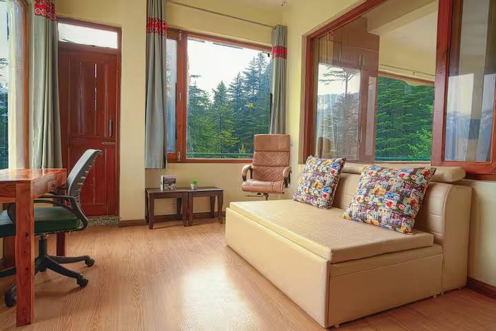 Studio w/ lobby and kitchentte in Naggar x Solis Nature