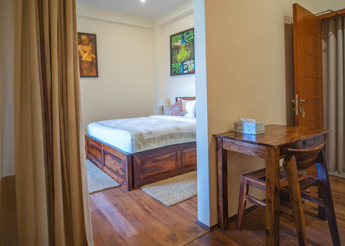 Scenic Mountain Stay | Quadruple Room in naggar x Solis Nature