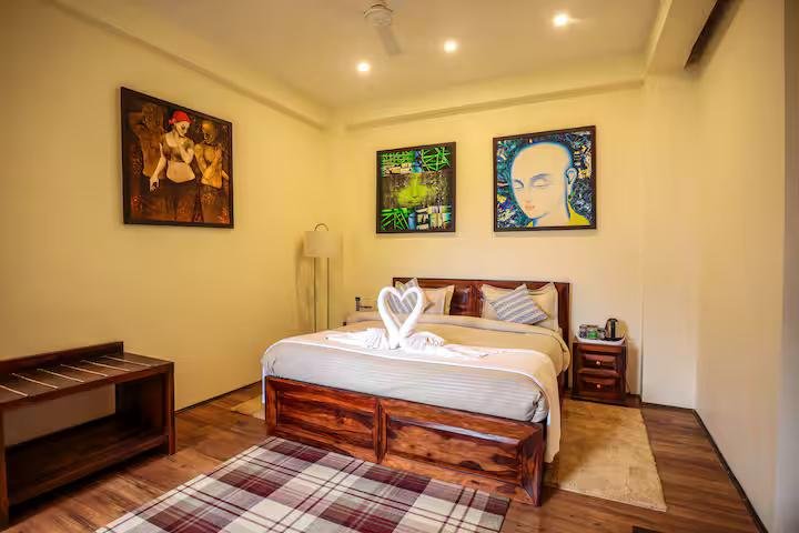 Scenic Mountain Stay | Quadruple Room in naggar x Solis Nature