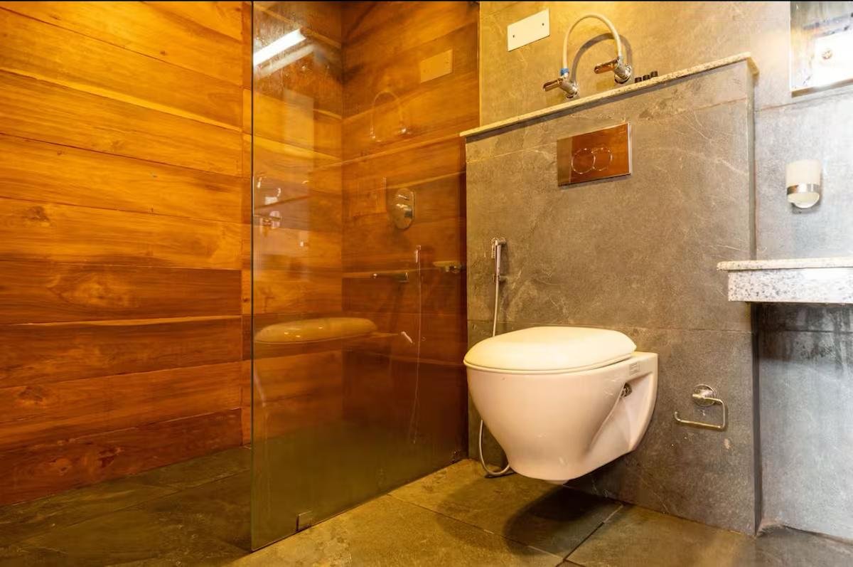 Alexandra Cottage Manali 5 bhk x Solis Nature