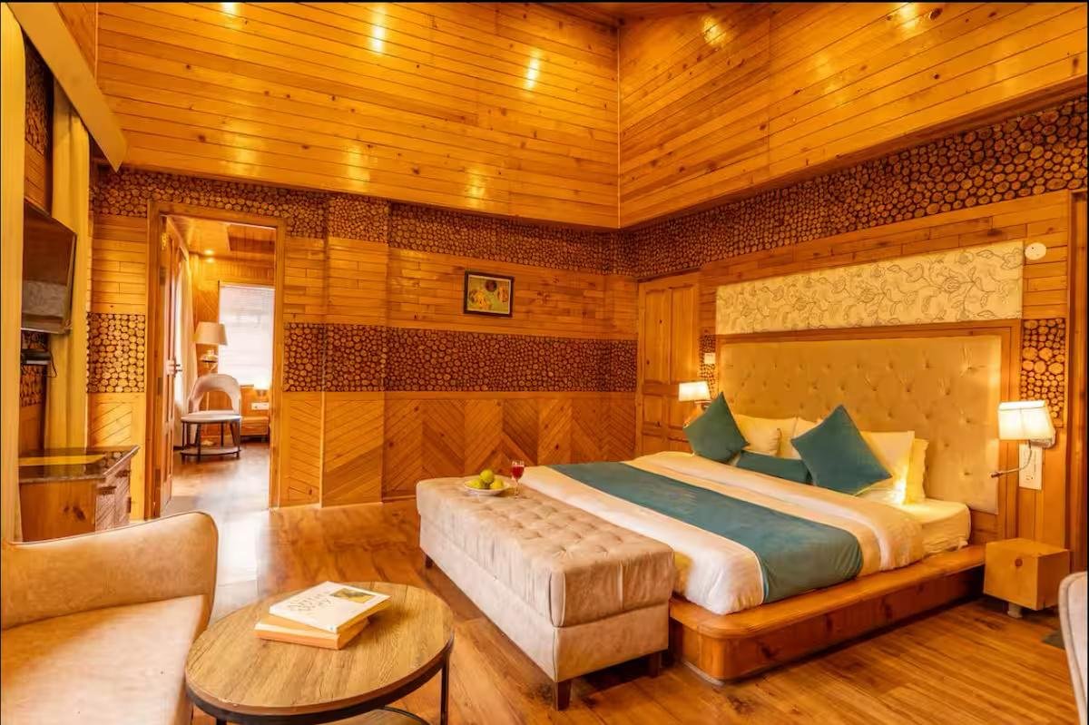 Alexandra Cottage Manali 10 bhk x Solis Nature