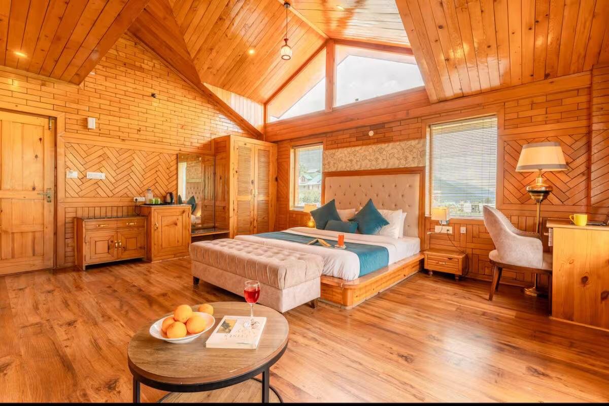 Alexandra Cottage Manali 10 bhk x Solis Nature