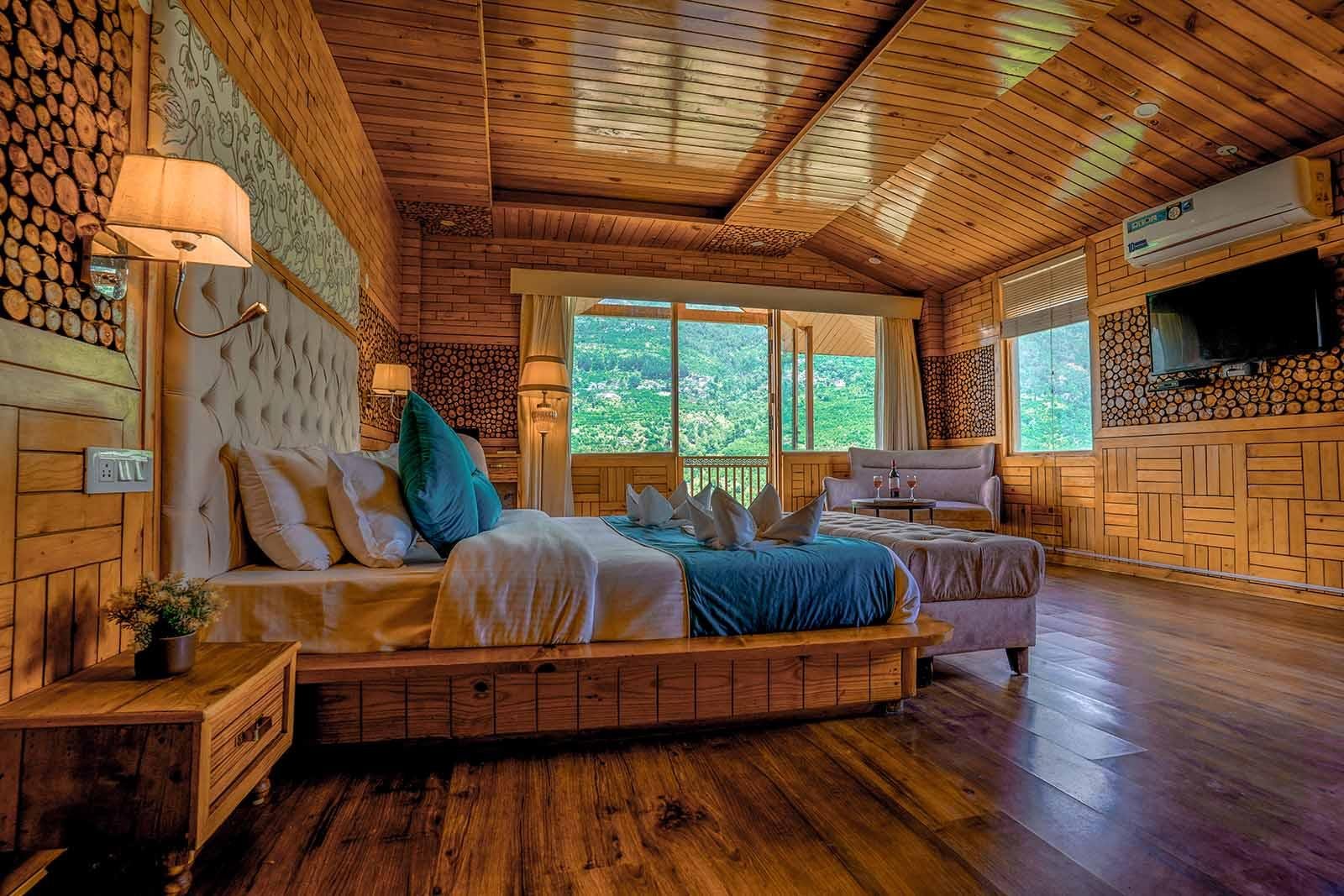 Alexandra Cottage Manali 12 bhk x Solis Nature