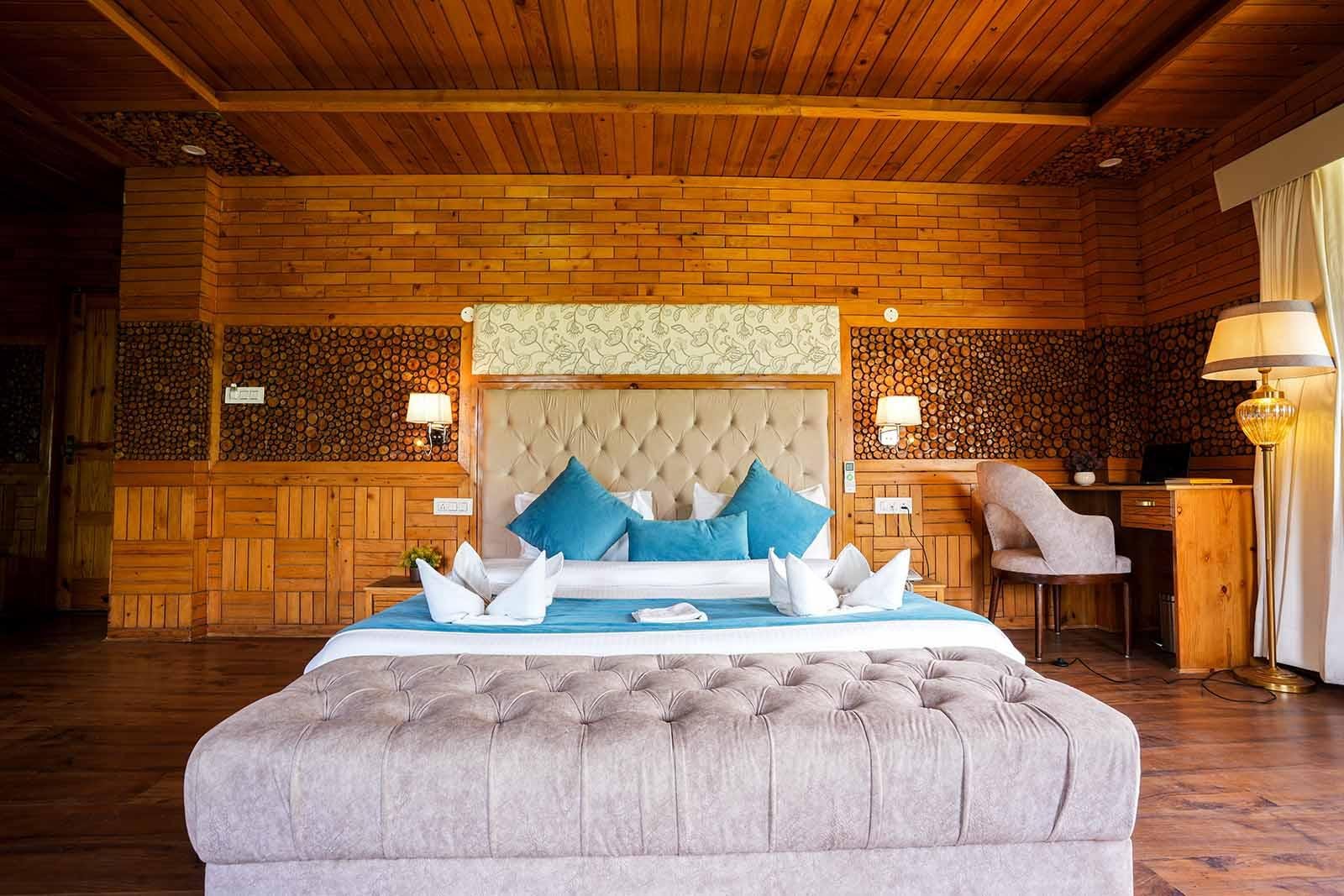 Alexandra Cottage Manali 12 bhk x Solis Nature