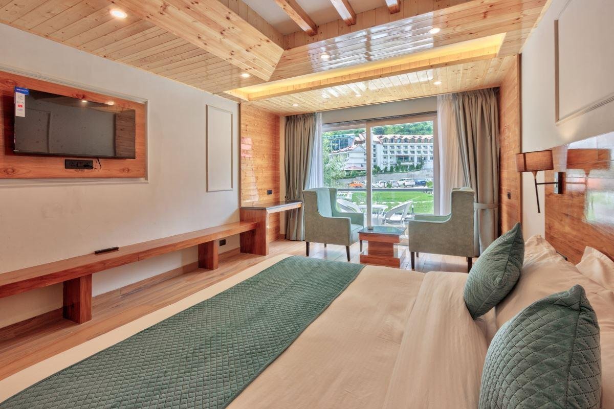 Hotel Shivalaya Retreat & Huts x Solis Nature