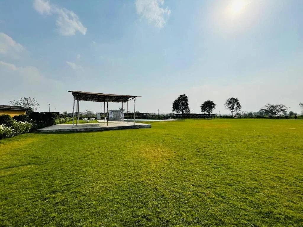 Arise Rustic Village Resort - Manesar x Solis Nature