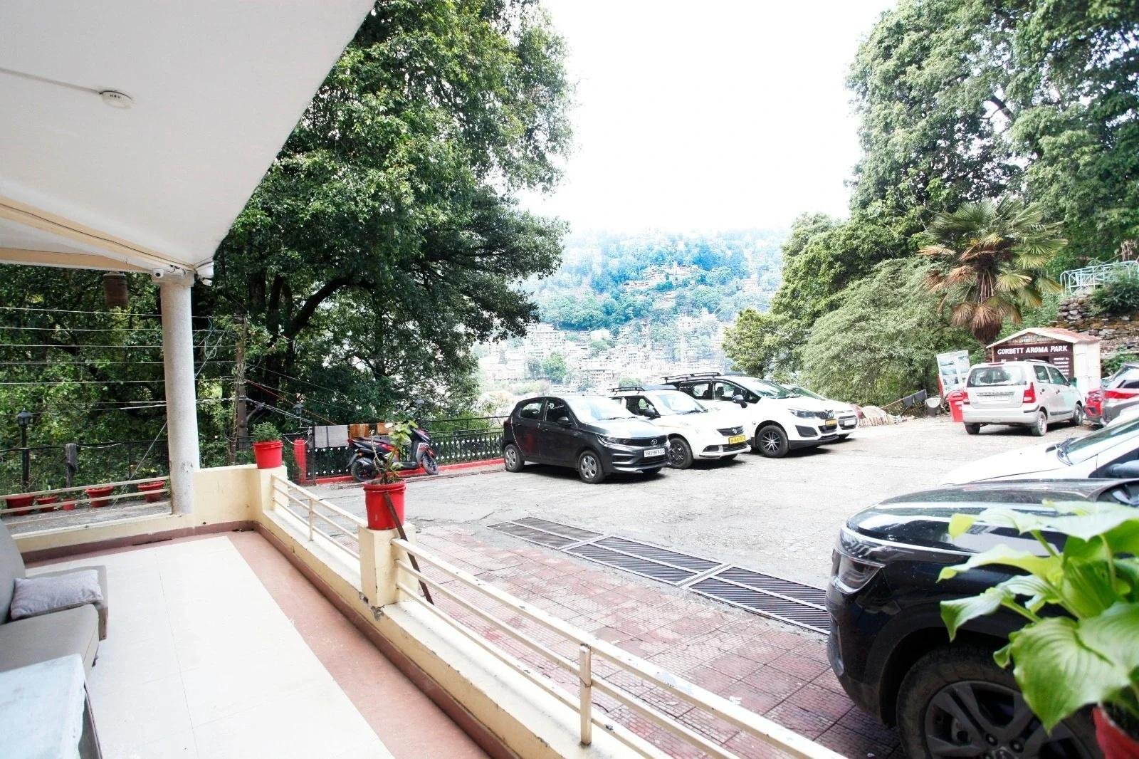 Hotel Aroma  Nainital x Solis Nature