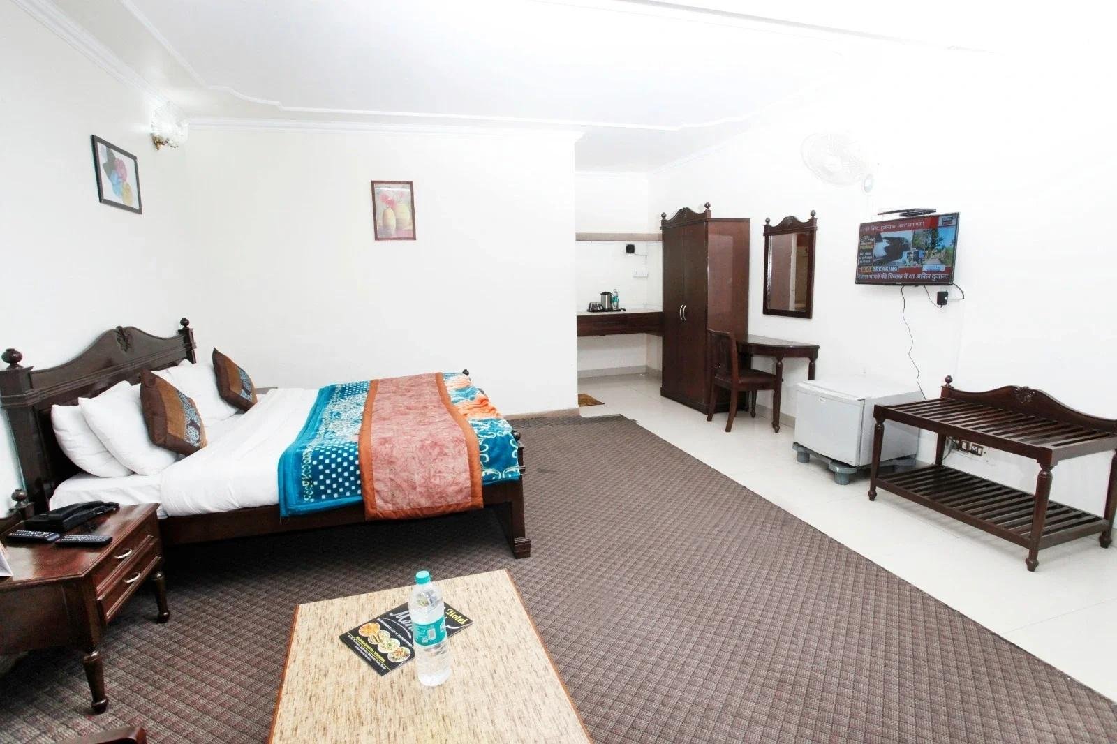 Hotel Aroma  Nainital x Solis Nature