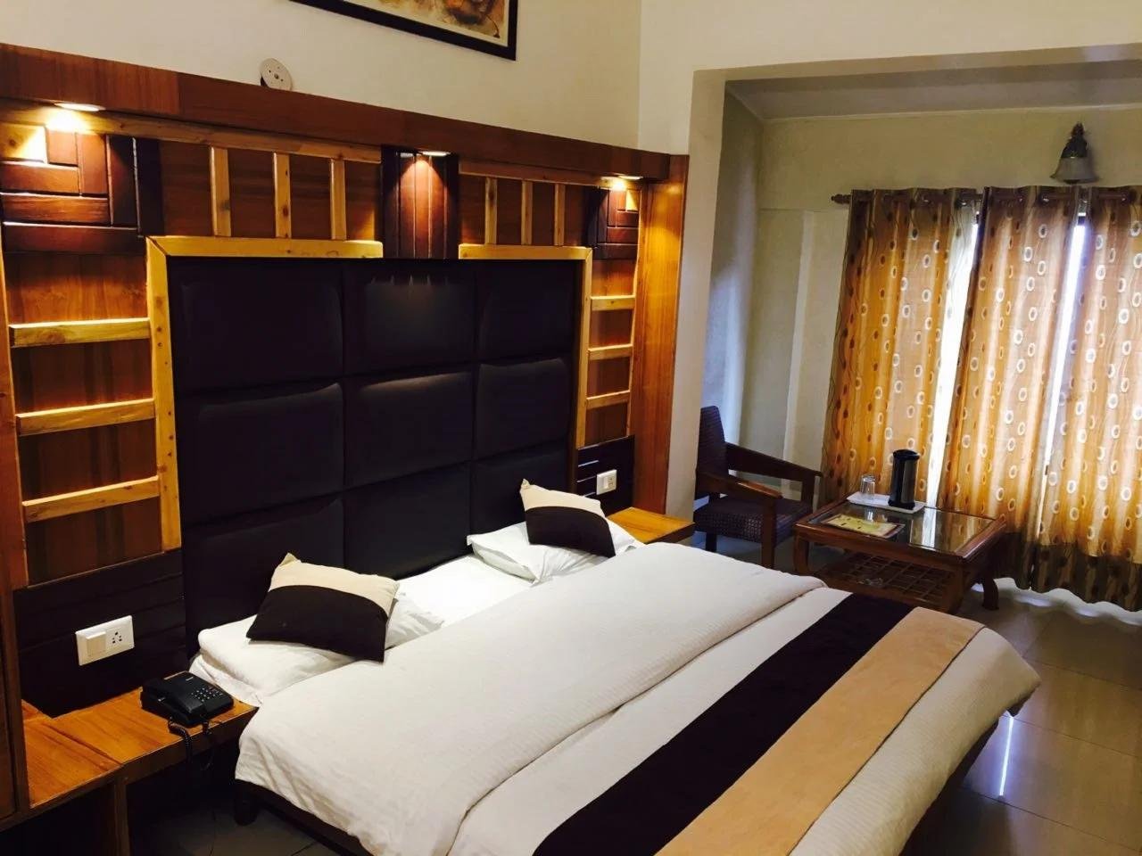 Hotel Kahkashan, Mussoorie x Solis Nature
