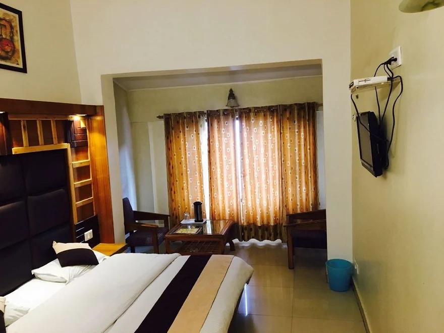 Hotel Kahkashan, Mussoorie x Solis Nature