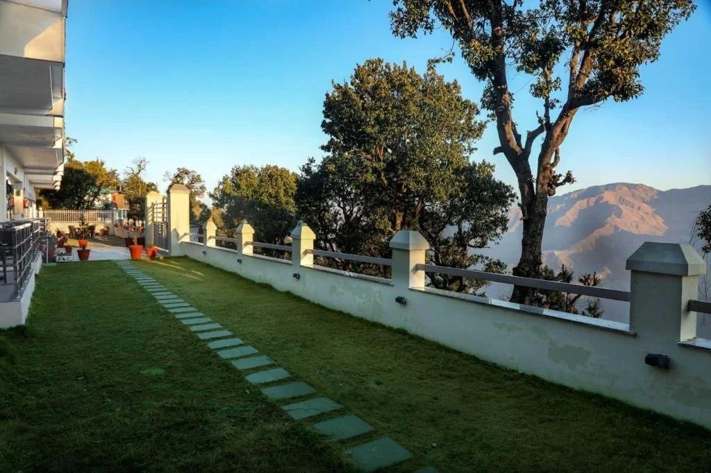 Hotel JS INN Mussoorie x Solis Nature